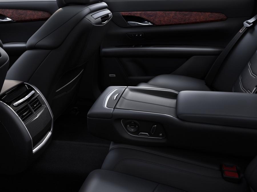 Детали интерьера Cadillac CT6 2016 года  (NA) (фото 9 из 12)
